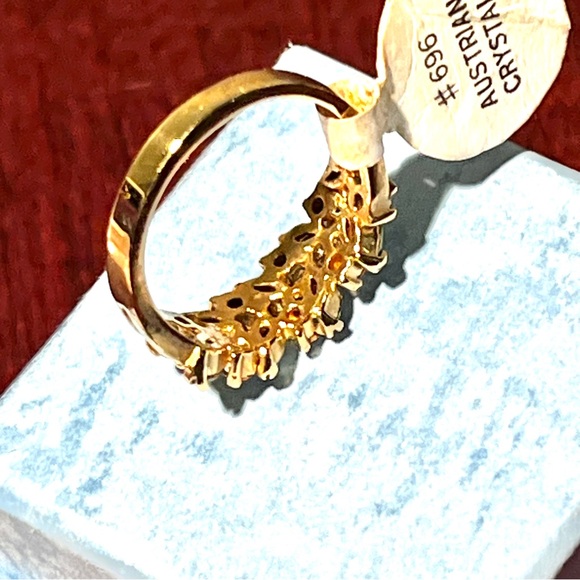 Austrian Crystal, Gold and Green Ring NWOT - Picture 3 of 6